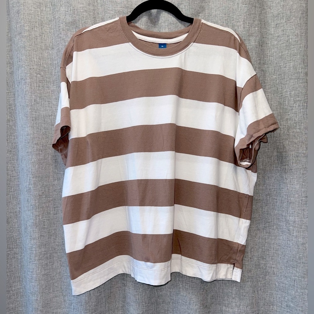 Old Navy Tee Xlarge NWOT